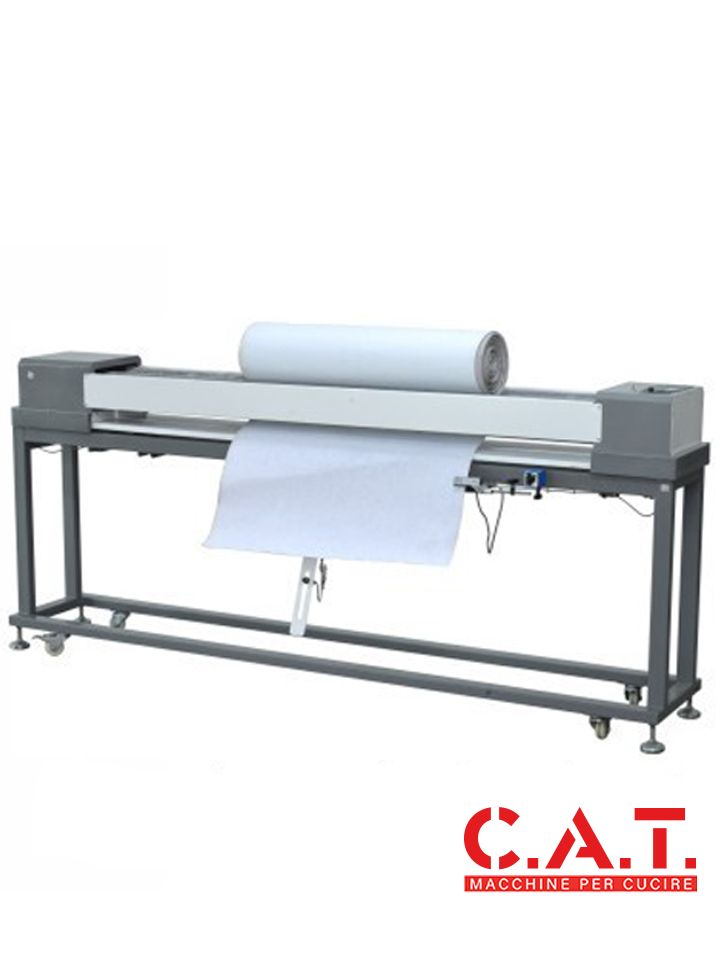 Macchina da taglio con tracciamento automatico dei bordi del tessuto stampato